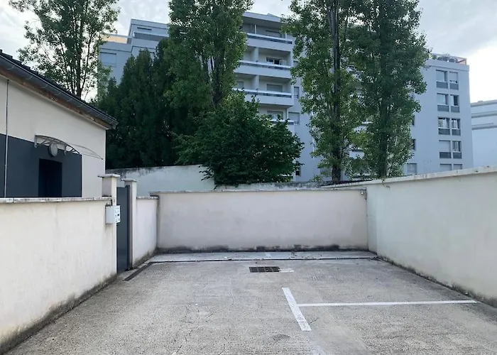 Maison Familiale Centre * ディジョン